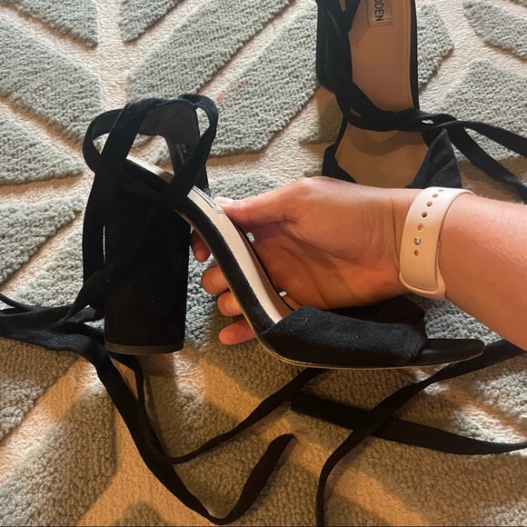 Steve Madden Clary Wrap Heels - Picture 7 of 8